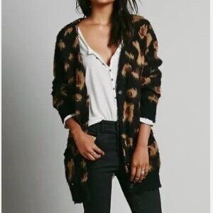 Free People Women's Wildcat Print Boyfriend Sweater Cardigan - M